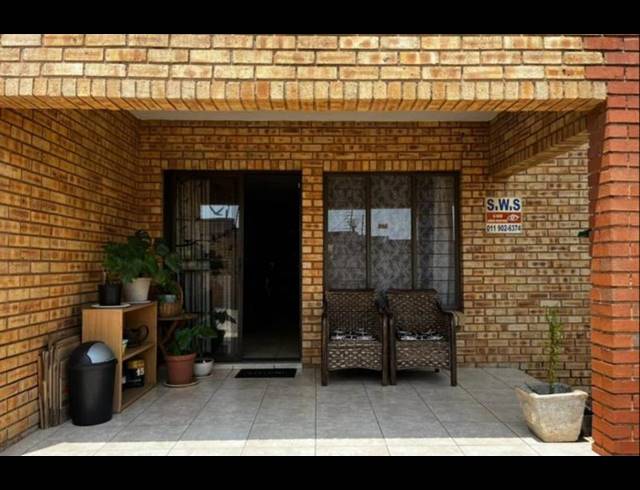 3 BEDROOM APARTMENT FOR SALE IN ELANDSHAVEN